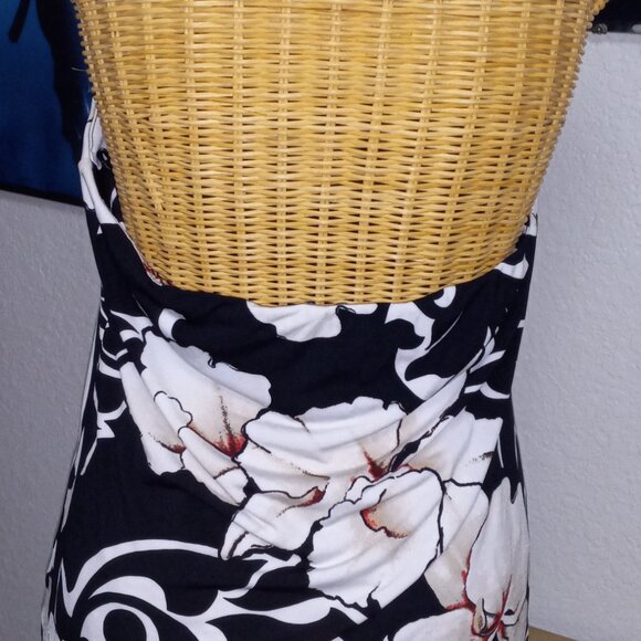 White House Black Market SIgnature Knits Womens Black and White Floral Halter - Picture 5 of 6